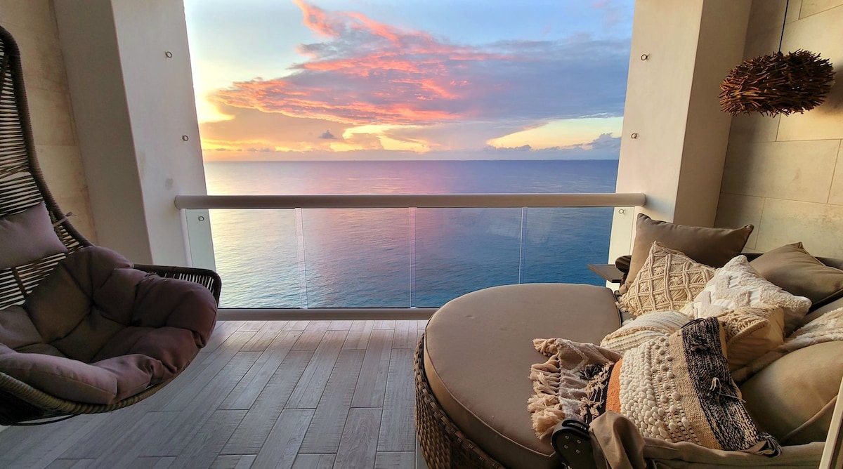 Oceanfront Casa Luxe at the Peninsula Grand