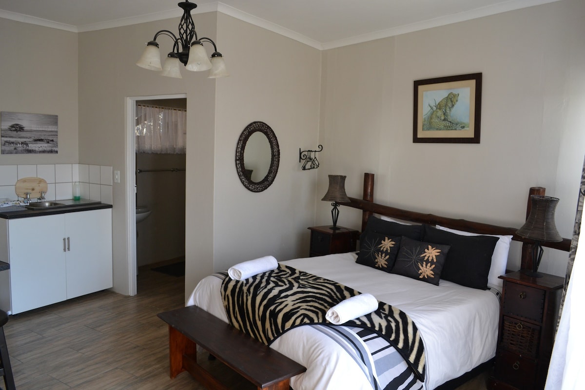 Shumba Valley Guest Farm - Zebra Unit