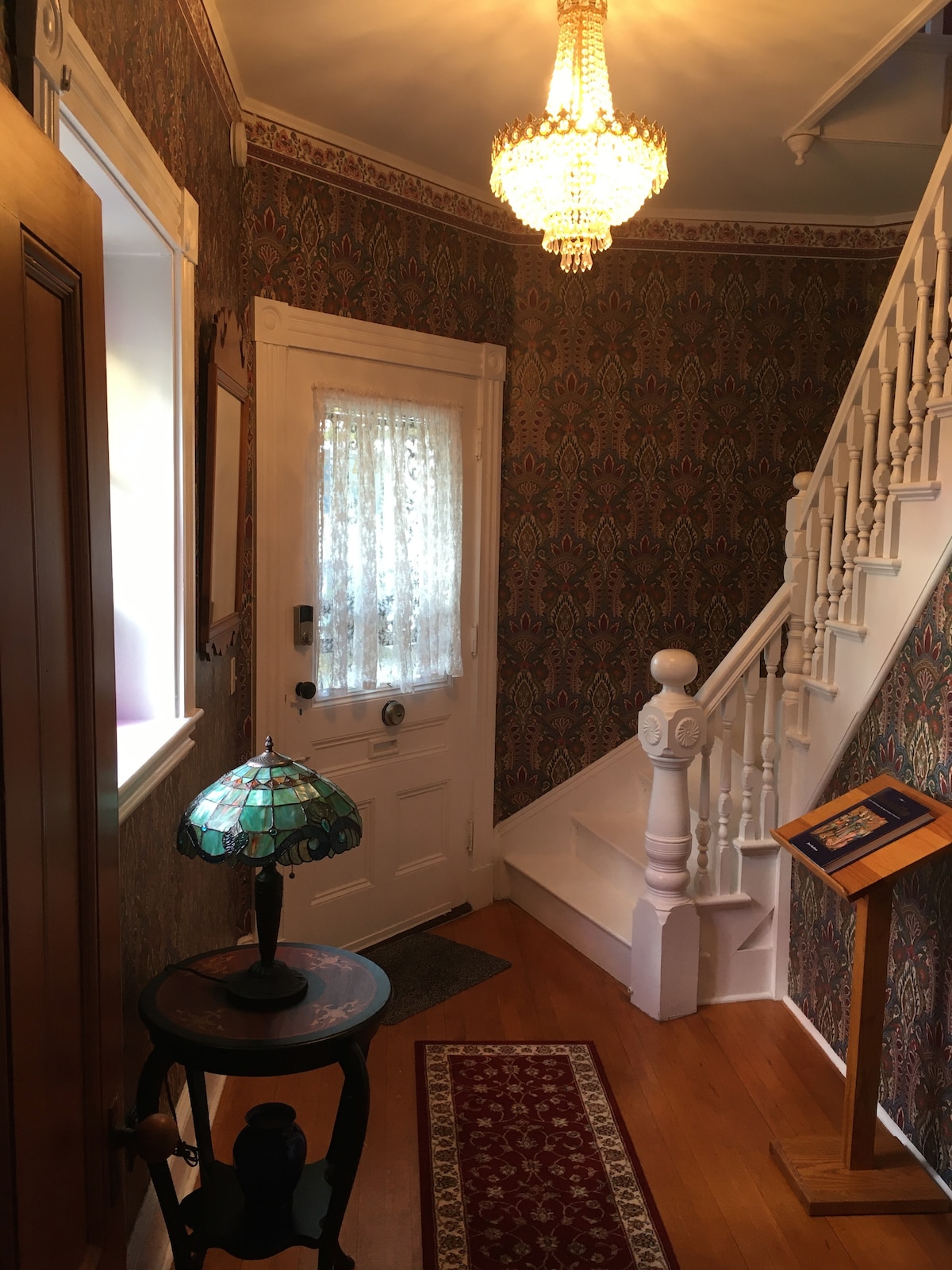 Bill Narkiewicz 's Grand Victorian, North Rm. King