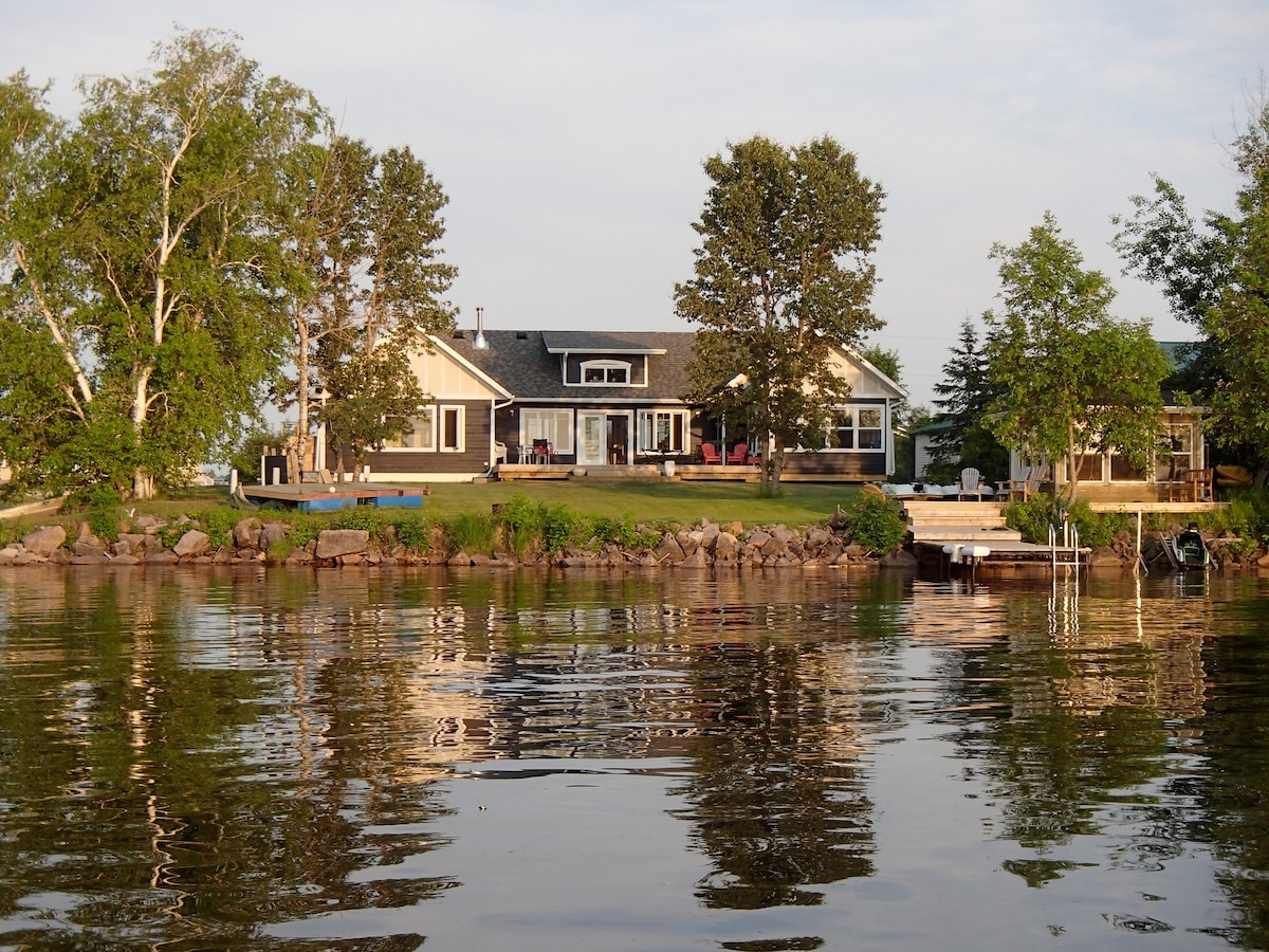 Lac du Bonnet Lake House