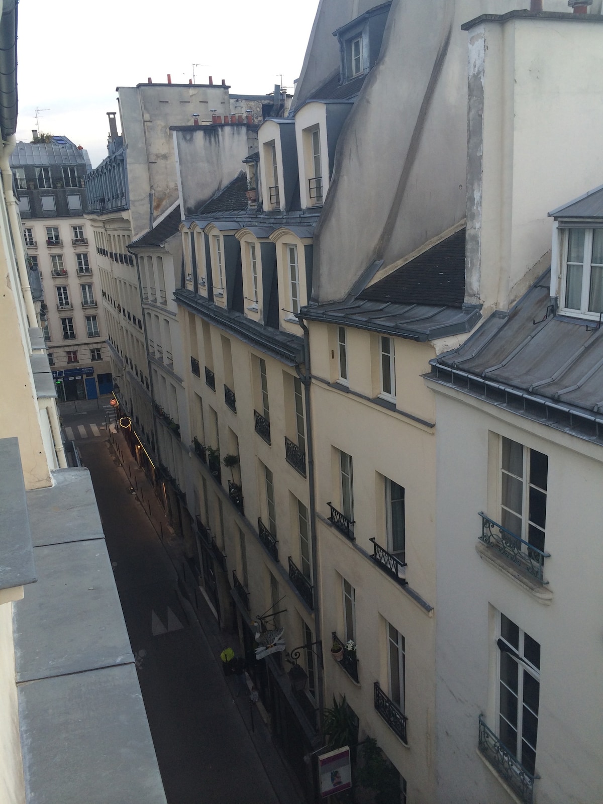 巴黎双层公寓中的房间-双层公寓中的卧室