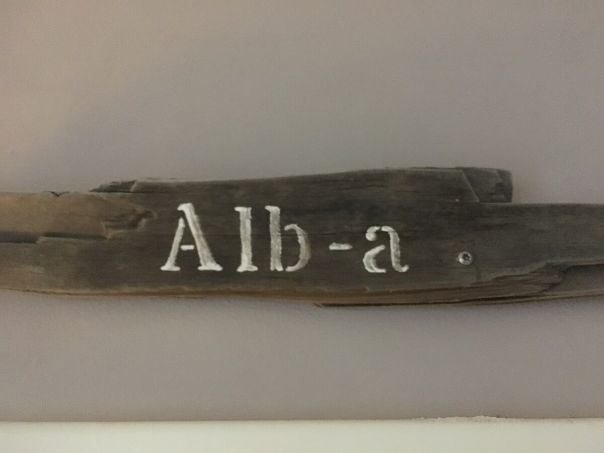 Alb-a