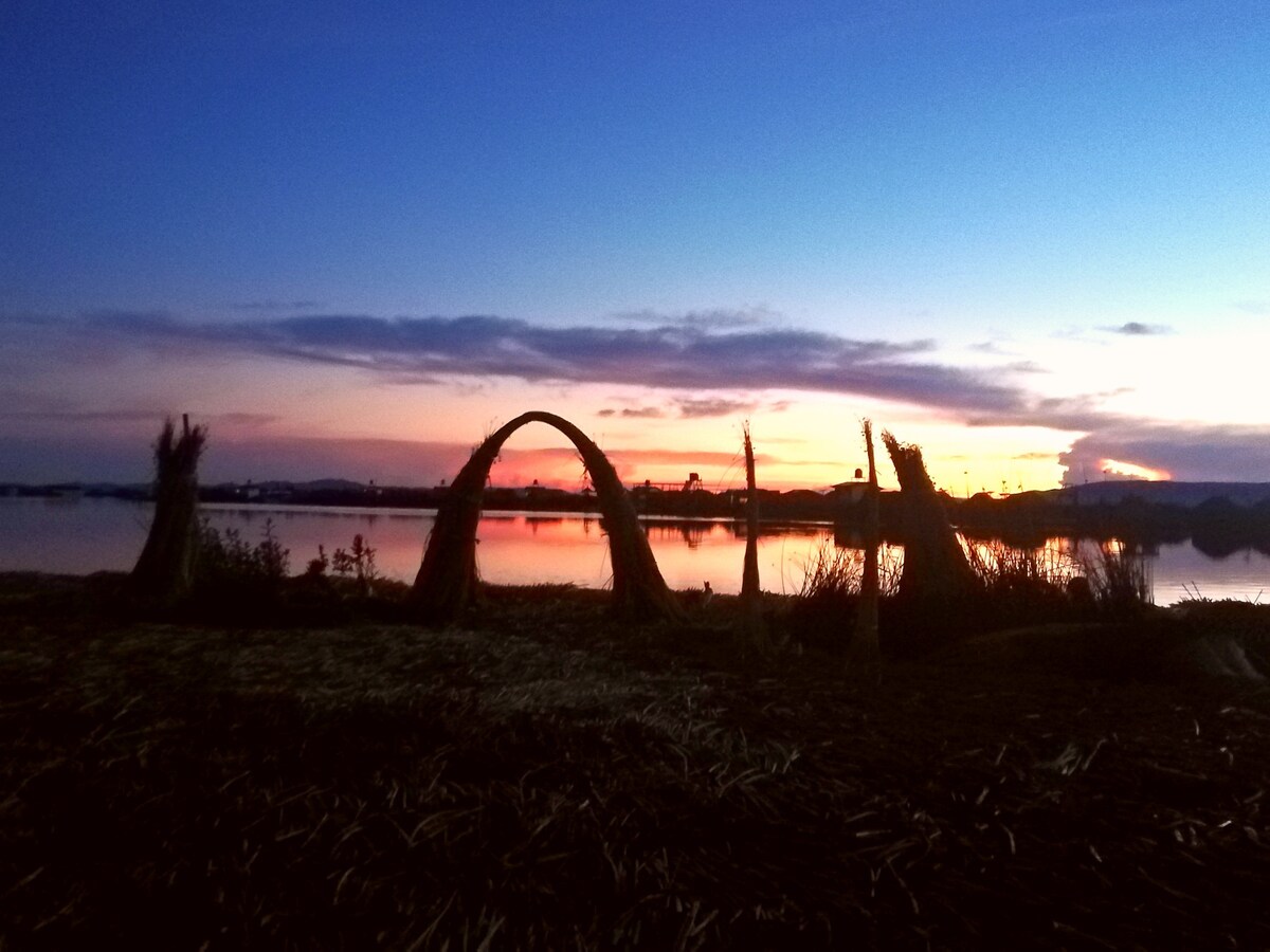 Uros Suma Jakana Lodge