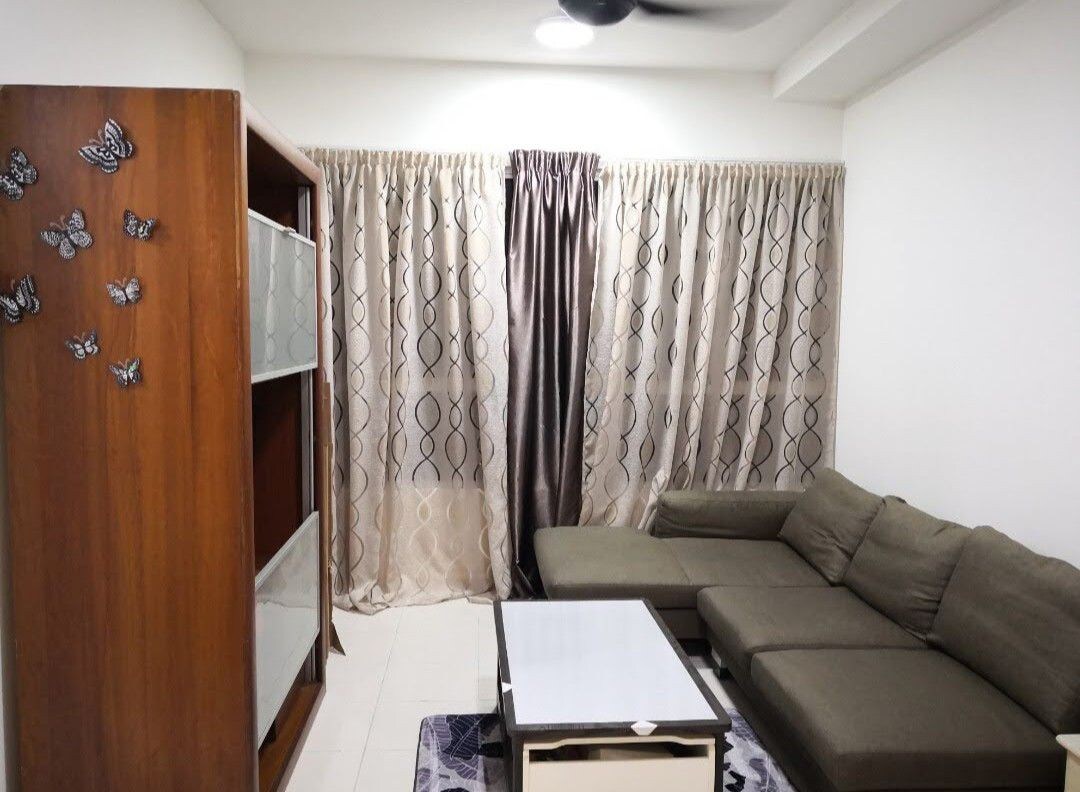 新建不久的公寓，別具一格的設計，給客人有個家的溫馨感覺, 歡迎在Segi Damansara就讀學生