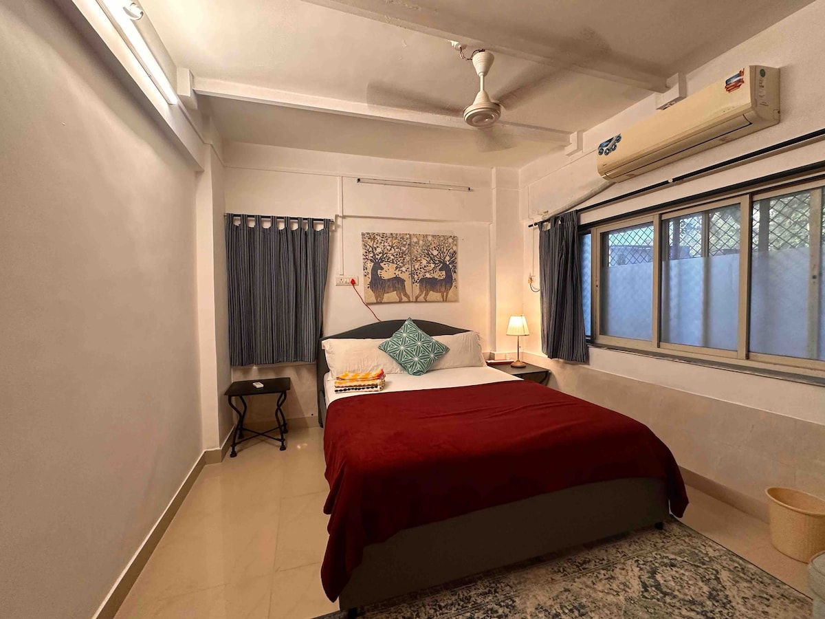 2BHK Express Apartment off Carter Road