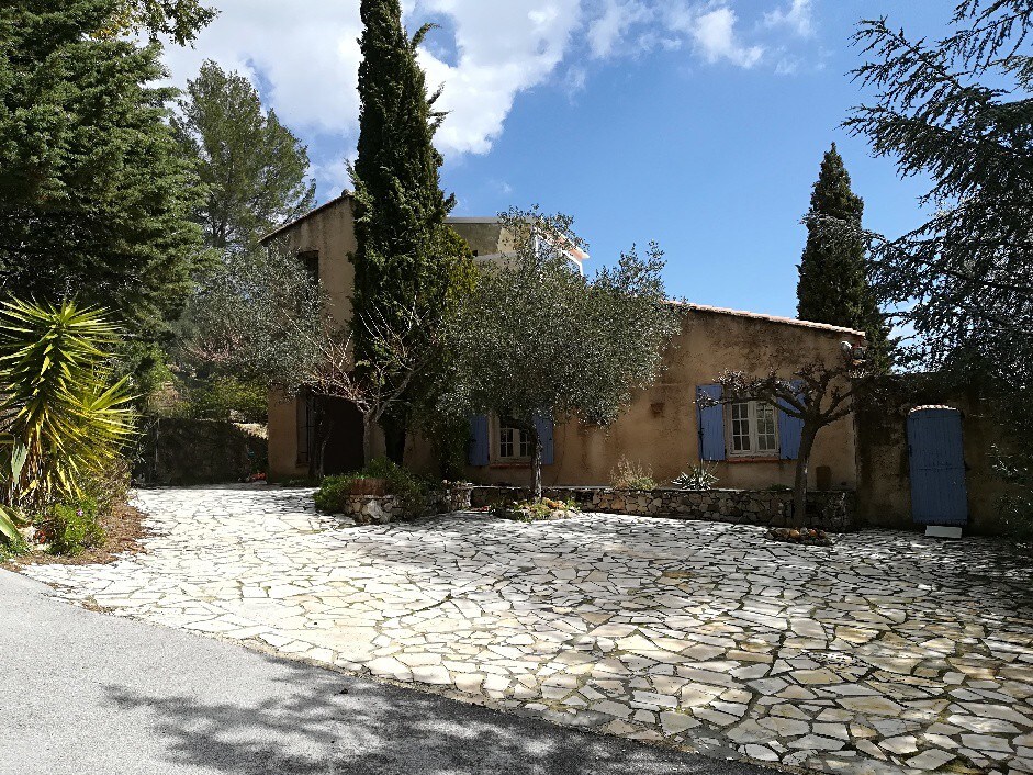 Villa au calme au coeur de la Provence