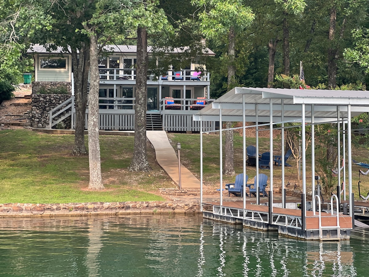 Modern lakefront home with fire pit, grill & more