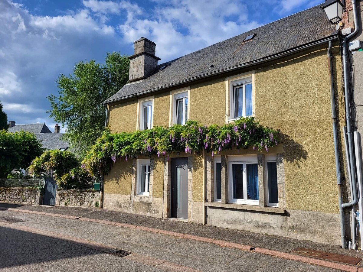 Gîte des glycines au pied des ramparts