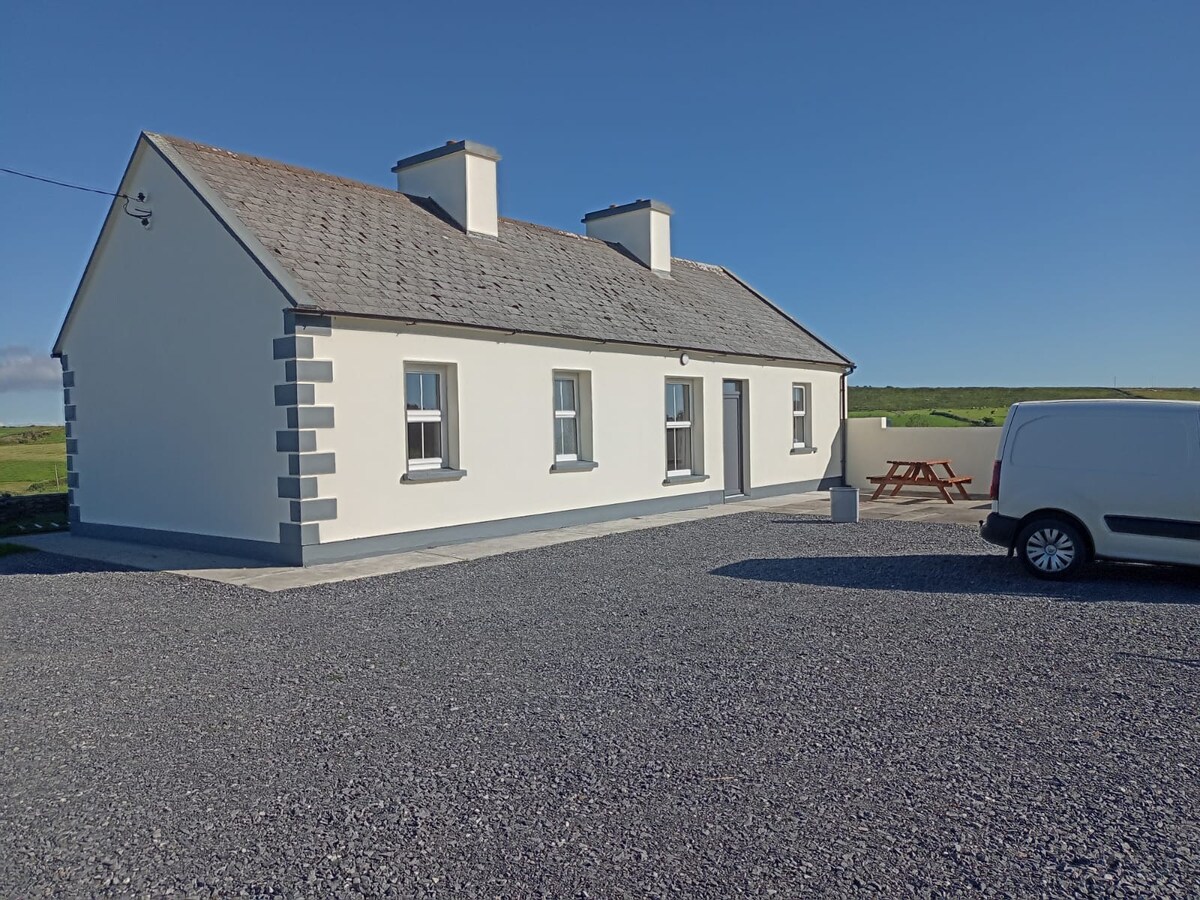 Lake View cottage near Lahinch