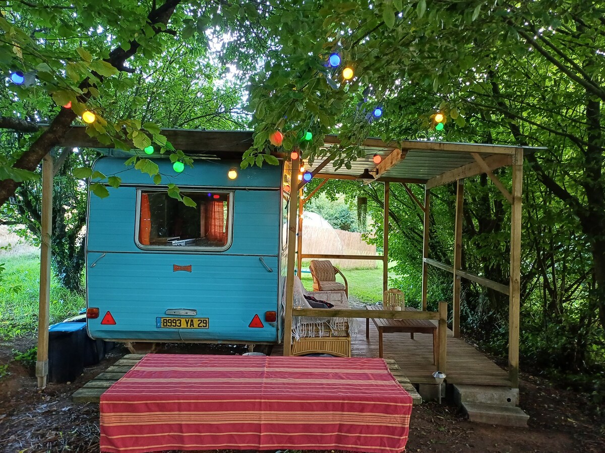 Vintage Caravan, 
Countryside