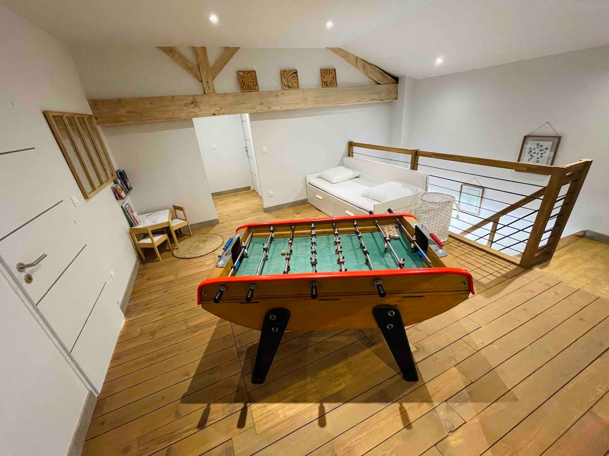 Maison avec Piscine Intérieur, Billard, Baby-foot