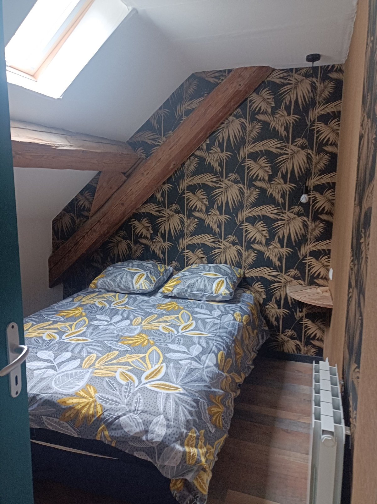 loft cosy, proche centre de Montbéliard,
 parking