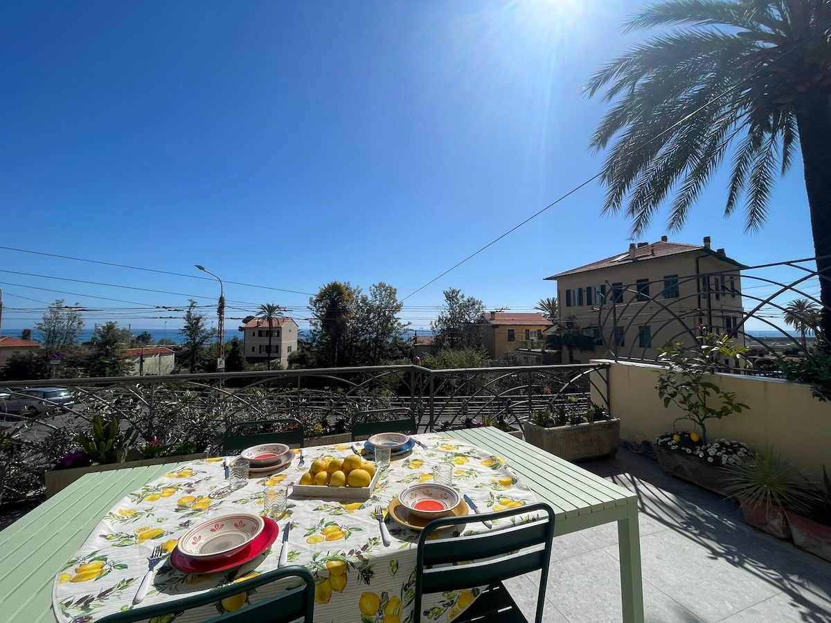 Casa Visconti ： 
Bordighera ，海景