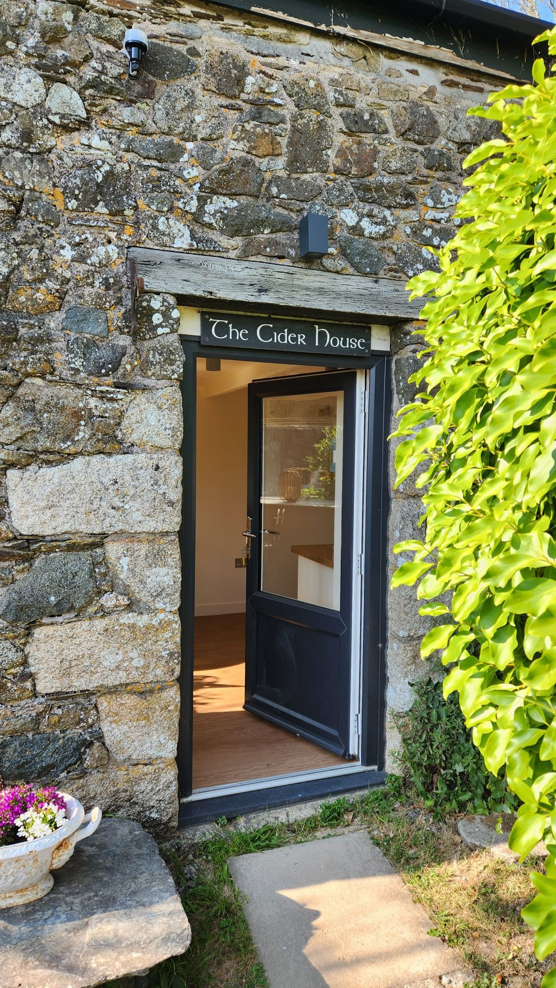The Cider House, a stylish cottage in Cornwall