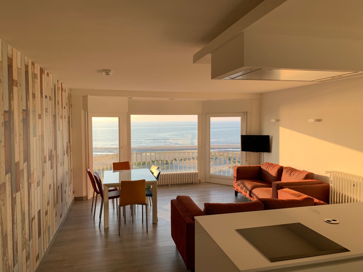 现代公寓，可欣赏壮丽的海滩景观