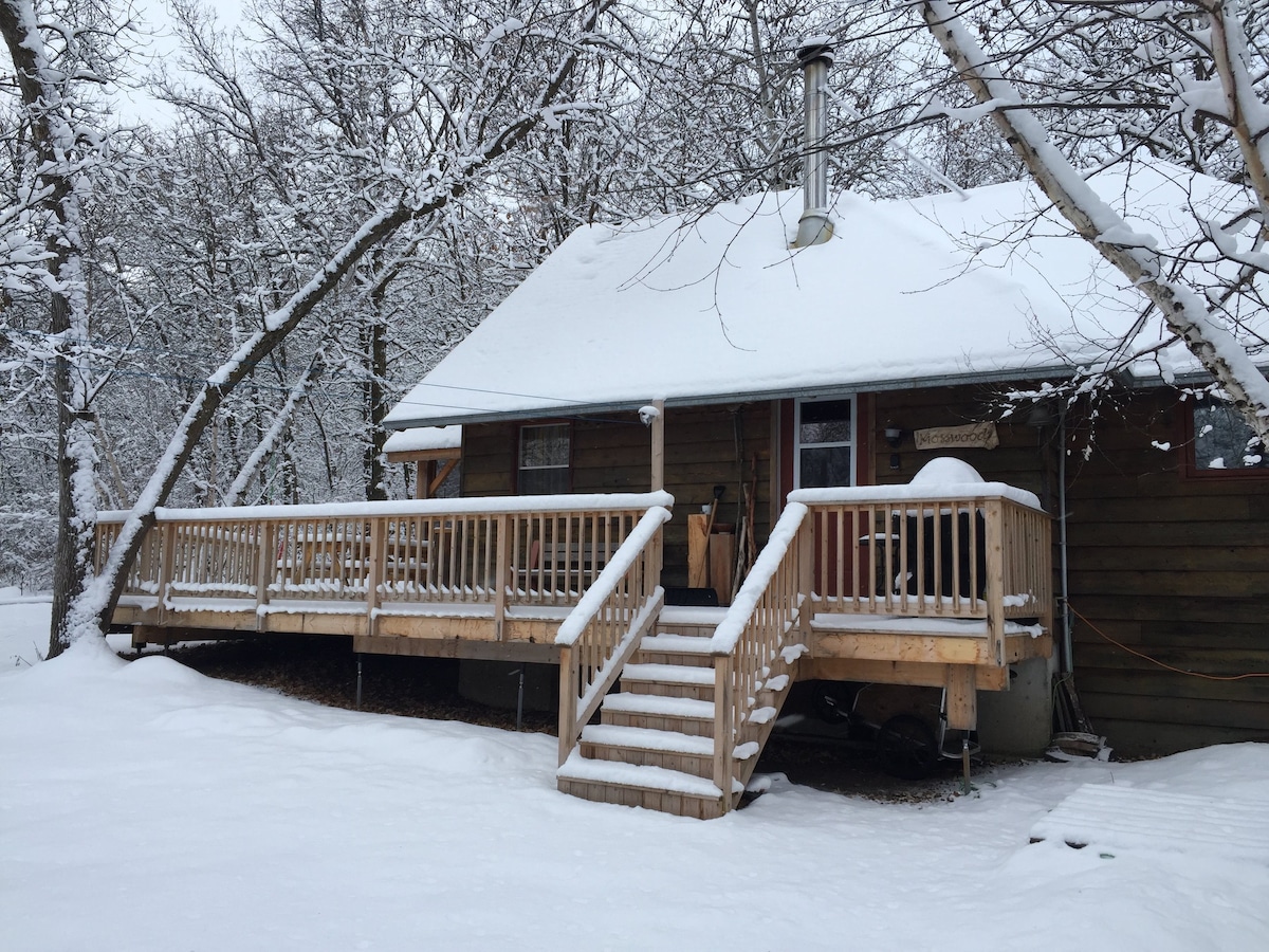 Mosswood Cabin - on the Manitoba Escarpment