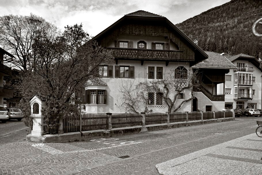 Jugenstil Villa Frenes 1912. Apartment Emil