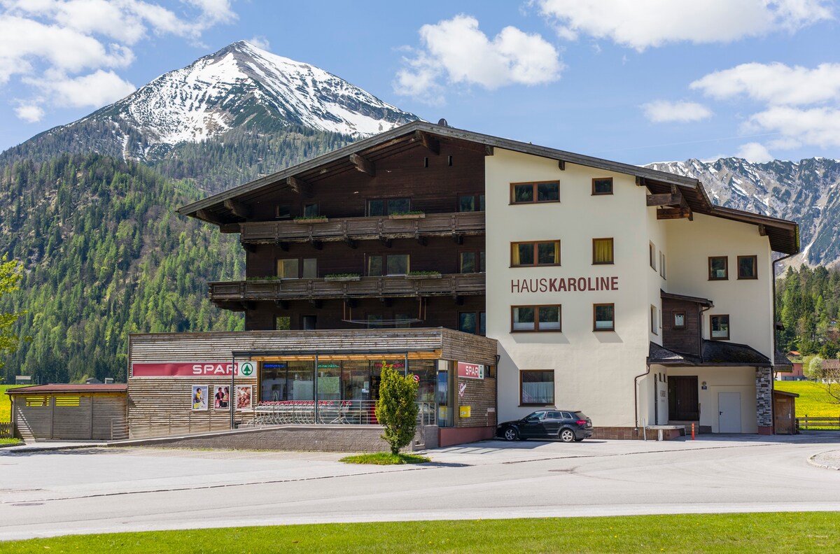 蒂罗尔阿尔卑斯山的现代公寓-迷人的景色！
