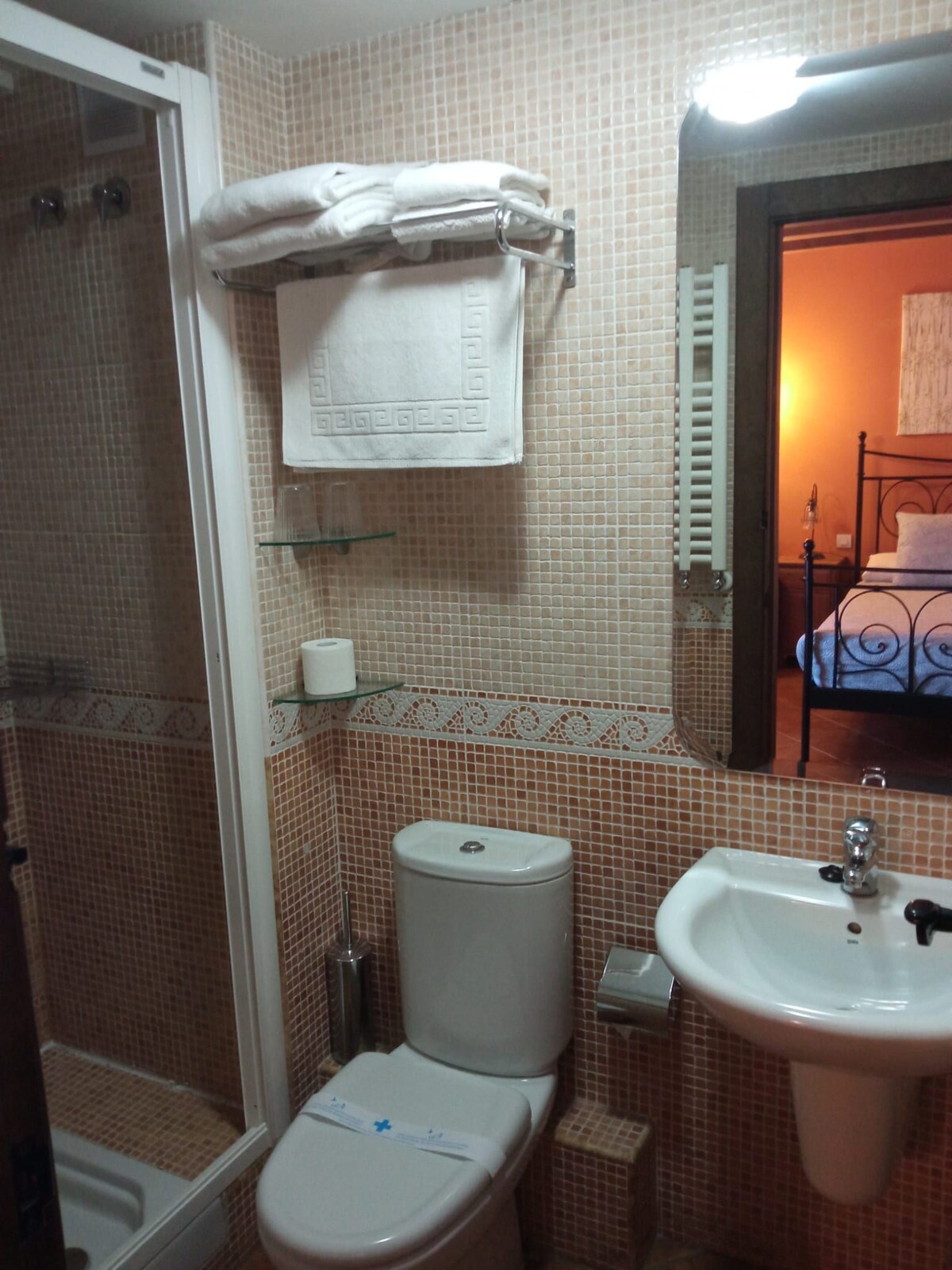 11 Habitación con baño privado.