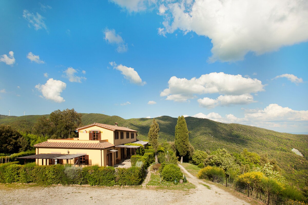 Appartamento con grande terrazza e vista