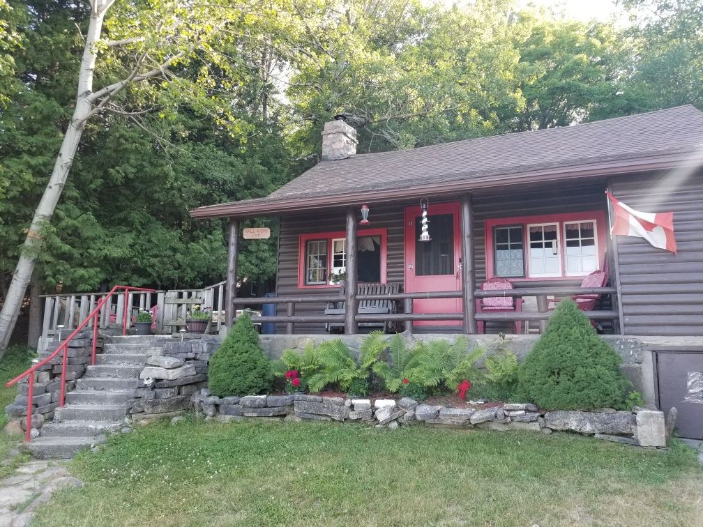 The Bayview Cottage in Gore Bay, Manitoulin Island