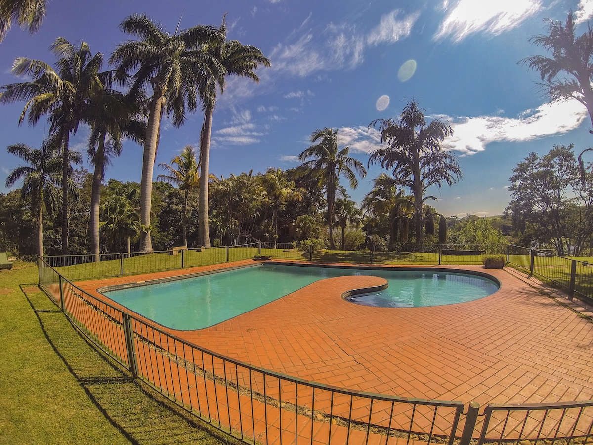 Casa de Campo Alto Padrão in Barra Bonita ！