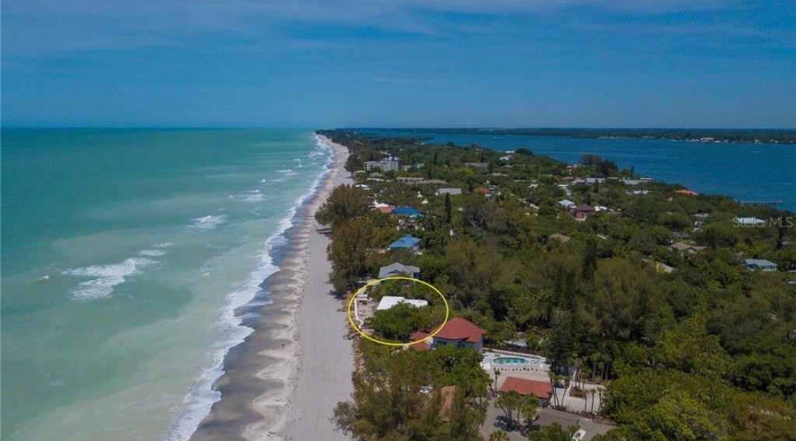 Large Beach Bungalow on Gulf with Bay Access too!