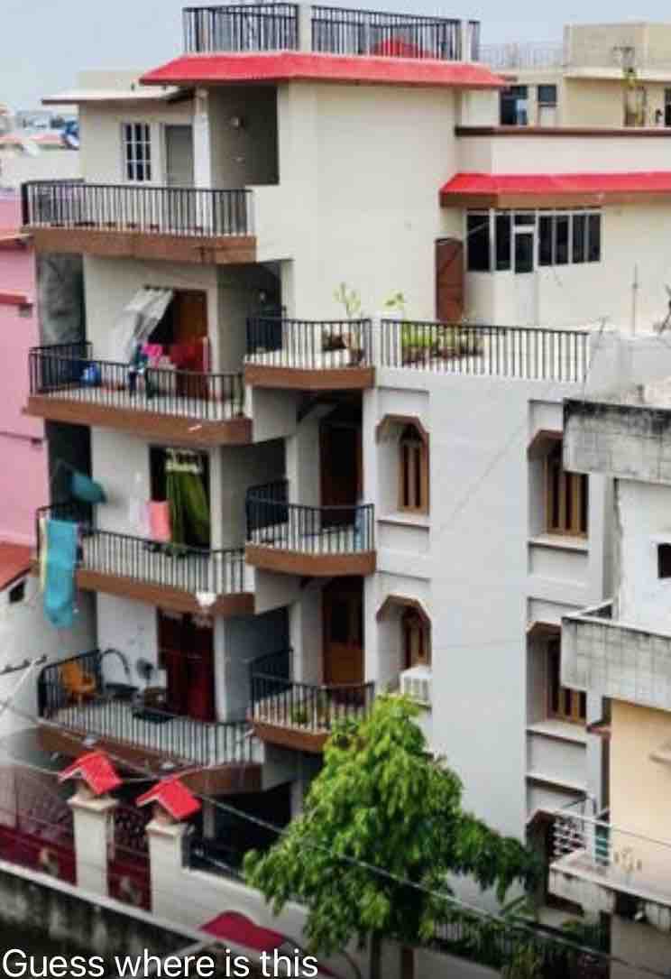 Entire 1 BHK flat with Kitchen + Free Wi Fi