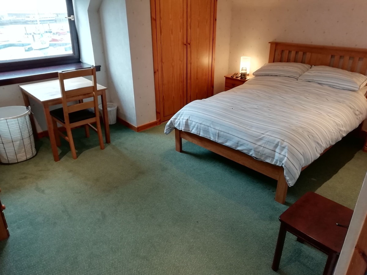 3间卧室-全套套房，海港前联排别墅。