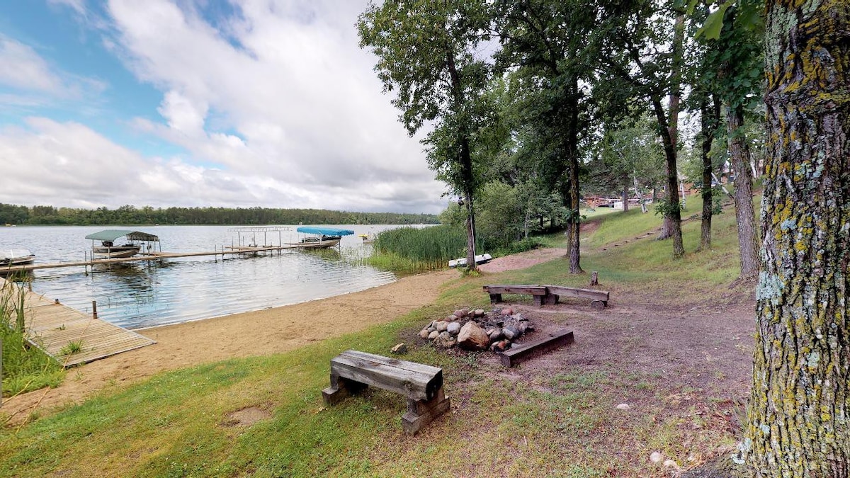 Island Lake Living at Thunderwood Lodge