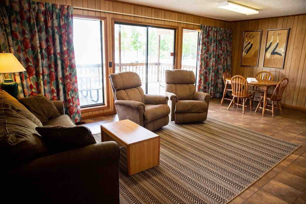 Buchanan Resort Deluxe Cabin