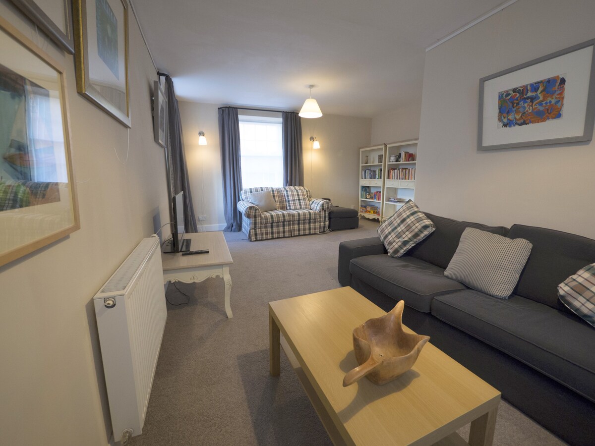 The Gallery Flat, 4 Tannage Brae.