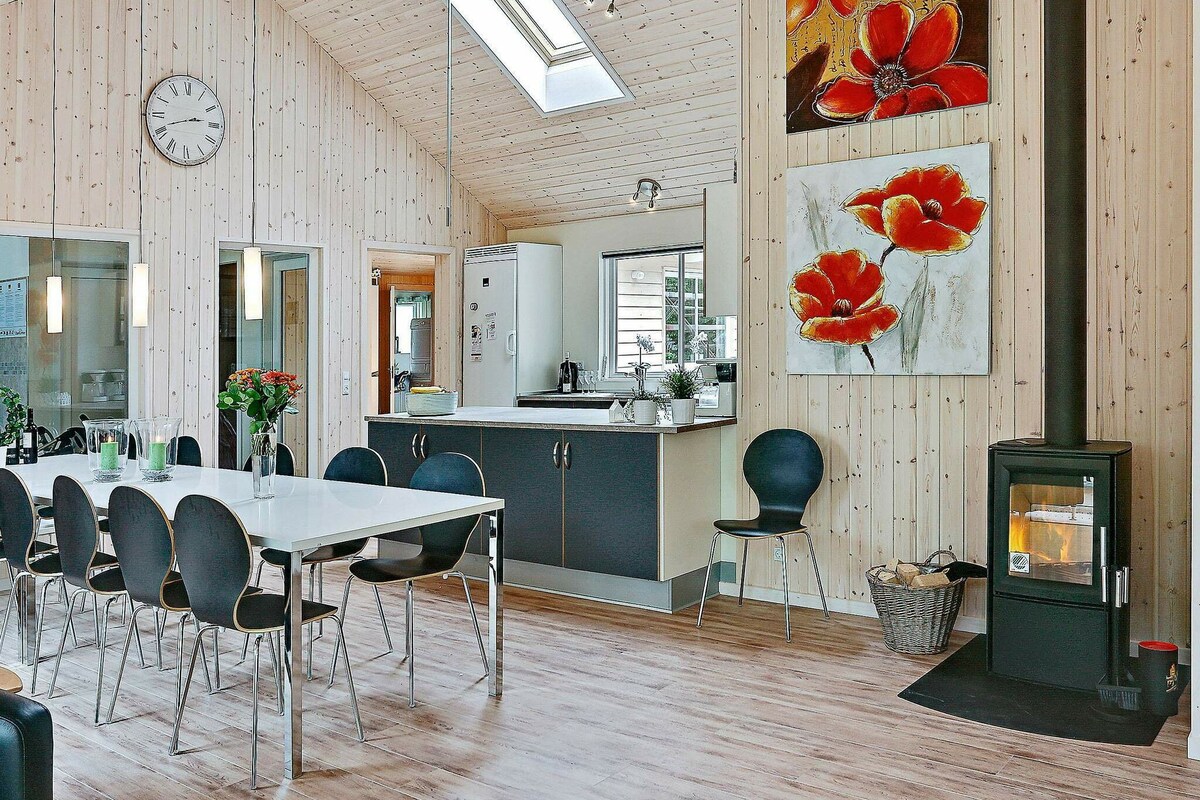 16 person holiday home in dronningmølle