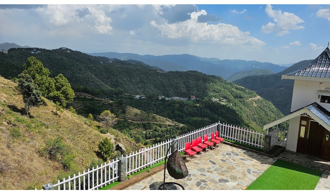 Celestial Stay Shimla BnB
 Shoghi Aranyavilas