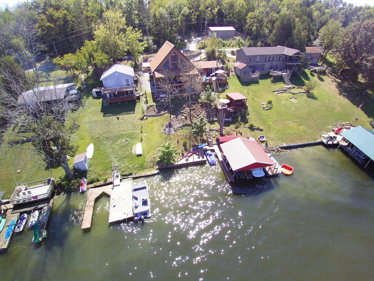 The Cottage on Williamstown Lake