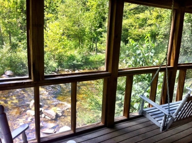 2 Bedroom with Hot Tub and Large Screened in Porch