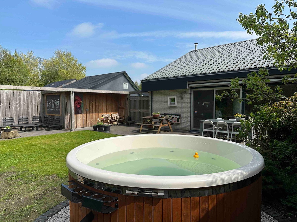 Heerlijk & gezellig familiehuis met hottub!