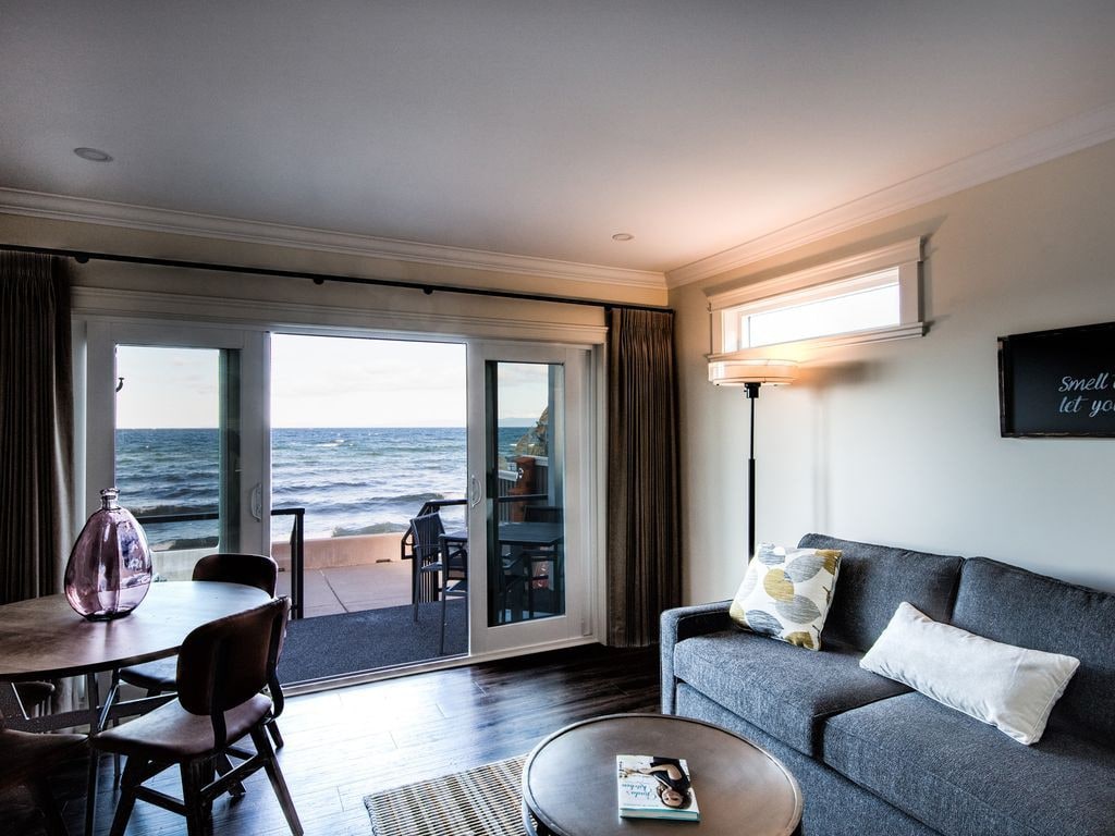 Luxury Oceanfront Suite #1