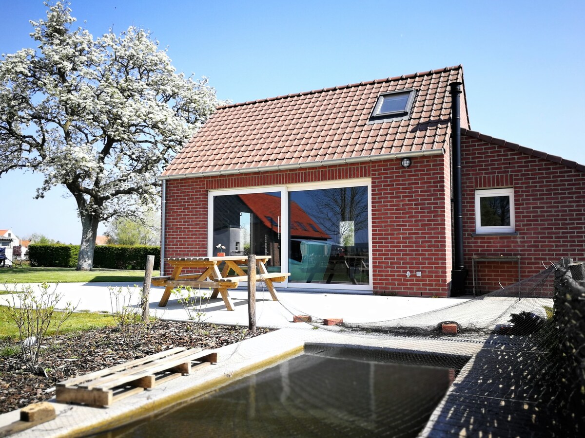 Uniek huisje op een hoeve middenin polderlandschap