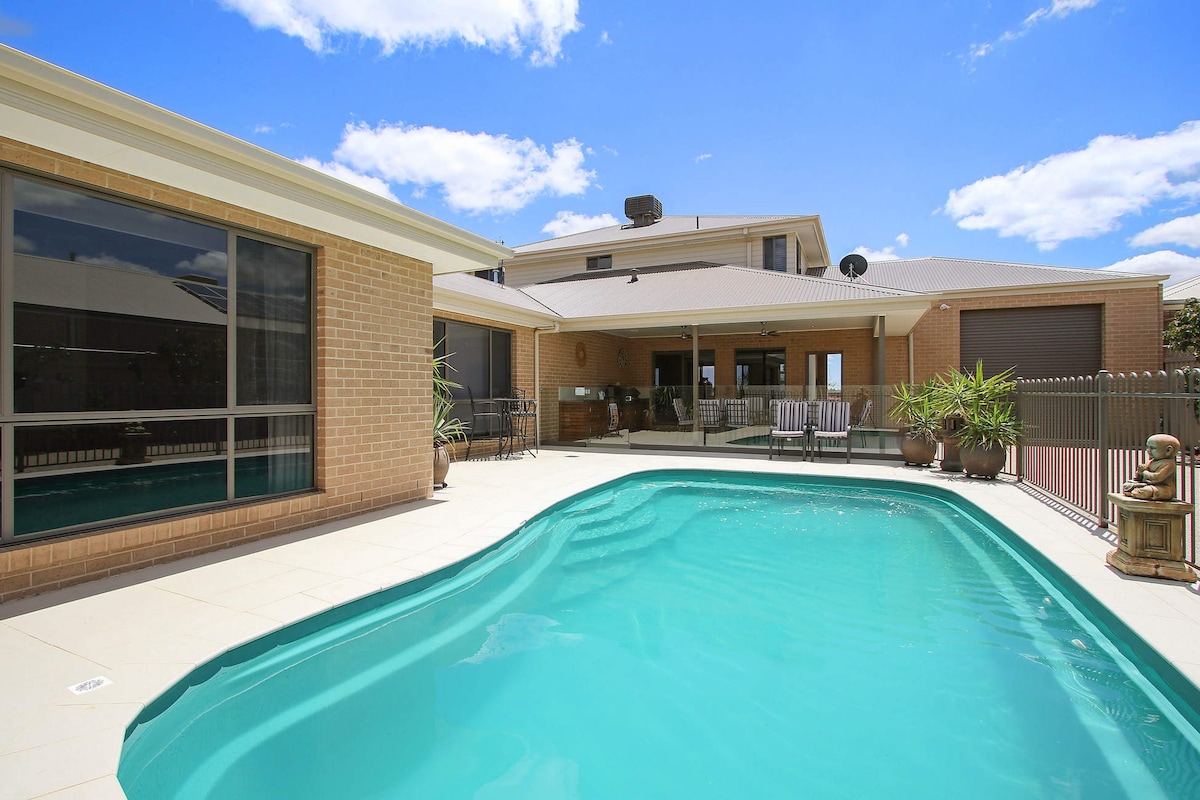 The Grand Holiday House Yarrawonga