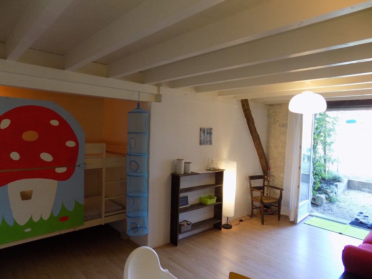 Gîte 2 adultes (et 2 jeunes enfants) sur domaine