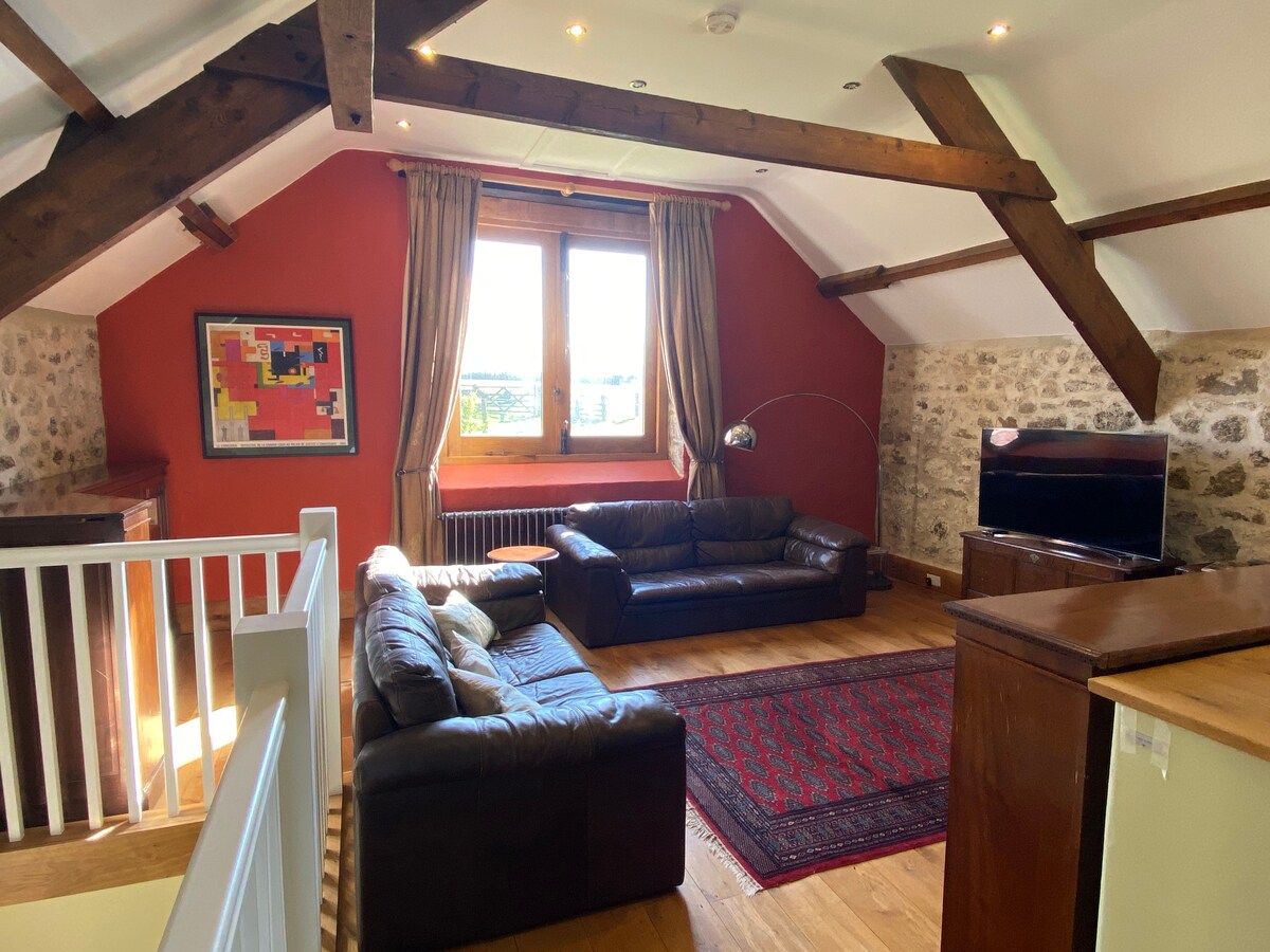 "Three Hares Barn" Conversion in Heart of Dartmoor