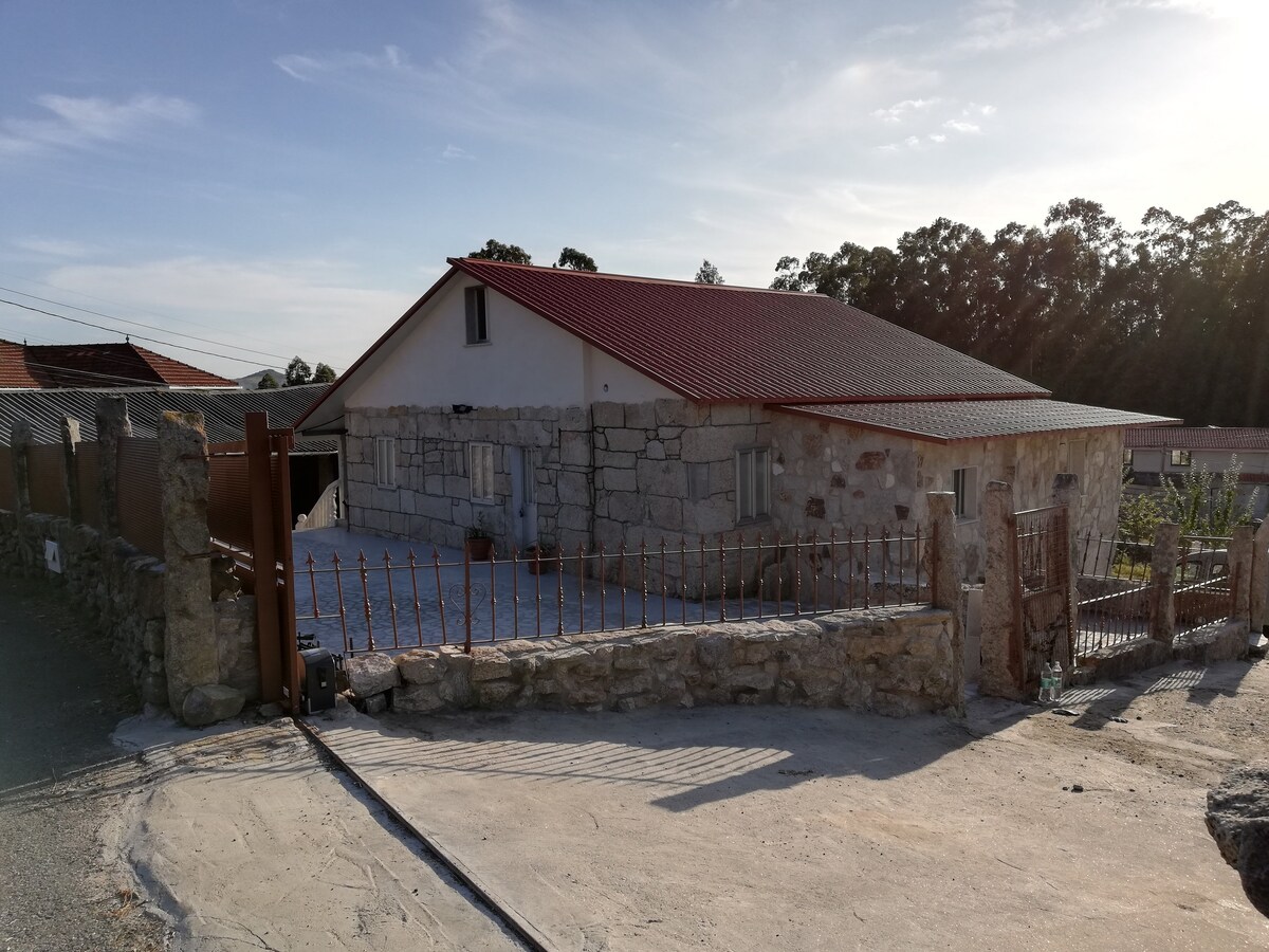 CASA FAMILIAR DEL RURAL EN PONTECALDELAS