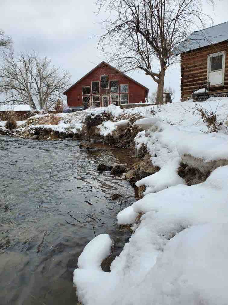 Luxe Creekside Cabin