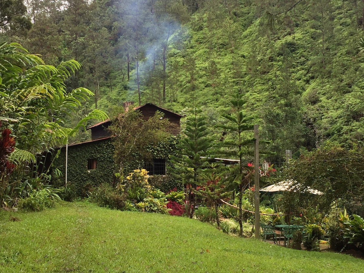 Arroyo Frío River Lodge