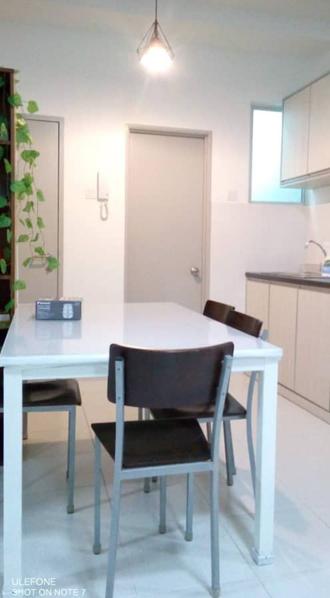 新建不久的公寓，別具一格的設計，給客人有個家的溫馨感覺, 歡迎在Segi Damansara就讀學生