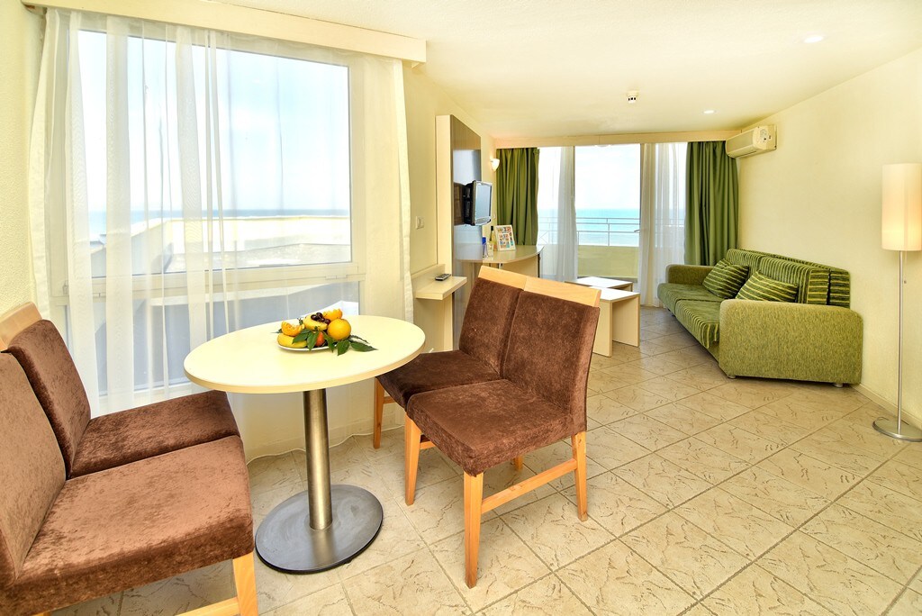 Beachfront location - apartment in hotel Mura