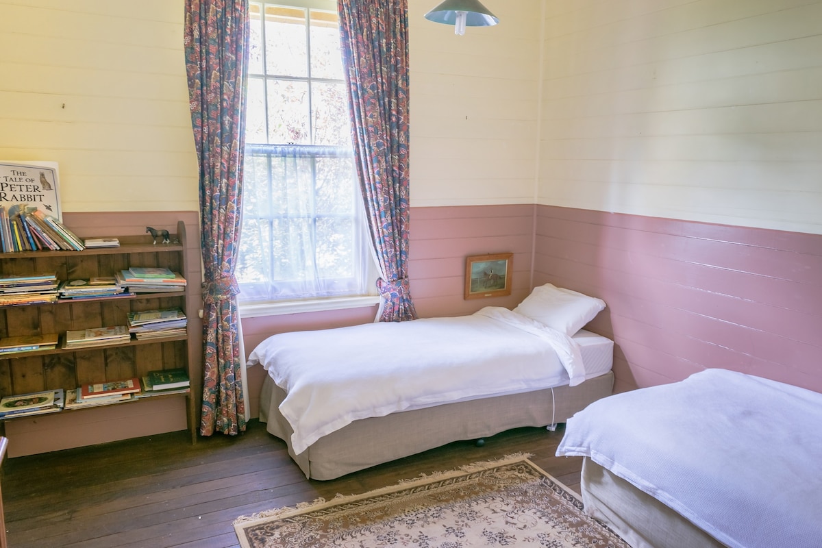 Hillview Heritage Hotel - Cottage 8