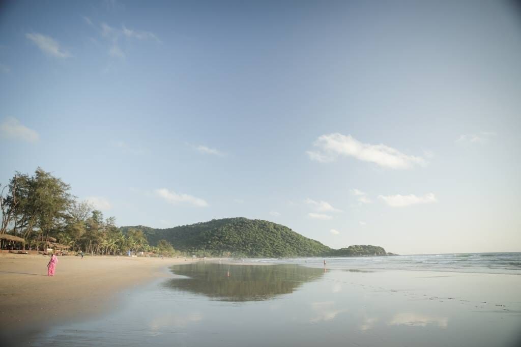 2 LUXURY RESTOROOFTOP SEAVIEW AC HUT ON BEACH