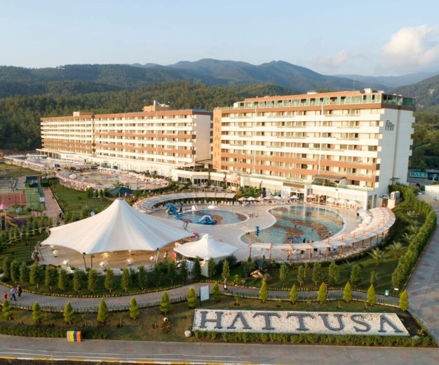 Termal deneyimi sunan sağlıklı tatil fırsatı.